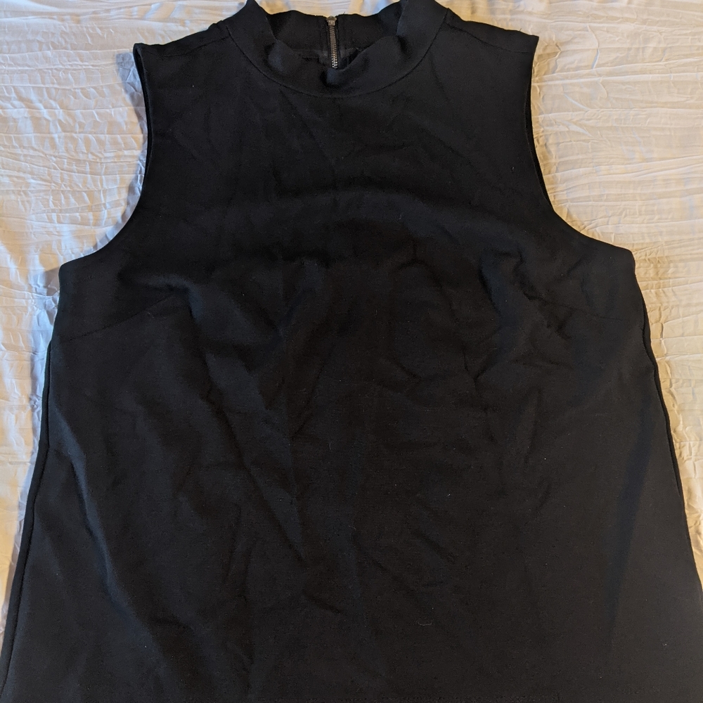 Banana Republic slight mock neck Sleeveless top, M